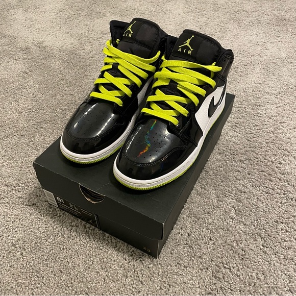 Jordan Shoes - Air Jordan 1 mid